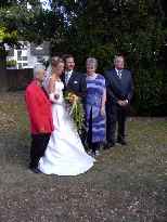 Click to see 2003-08-16-17_04_48-Hochzeit_Kirche_kh_ 007.jpg