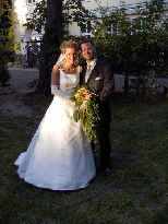 Click to see 2003-08-16-19_31_46-Hochzeit_Brautpaar_kh_ 001.jpg