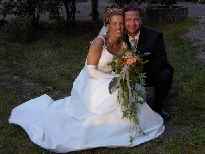 Click to see 2003-08-16-19_33_09-Hochzeit_Brautpaar_kh_ 005.jpg